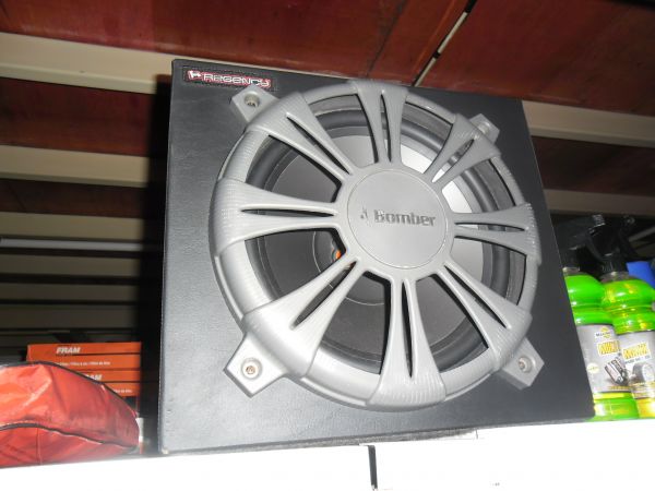 VENDIDOC DESOM SELADA AUTO FALANTE 175w/rms BOMBER ONE USADO