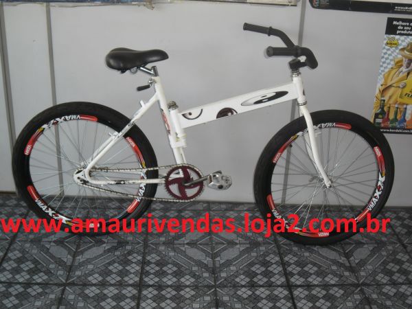 BICICLETA SEMI NOVA POUCO USO